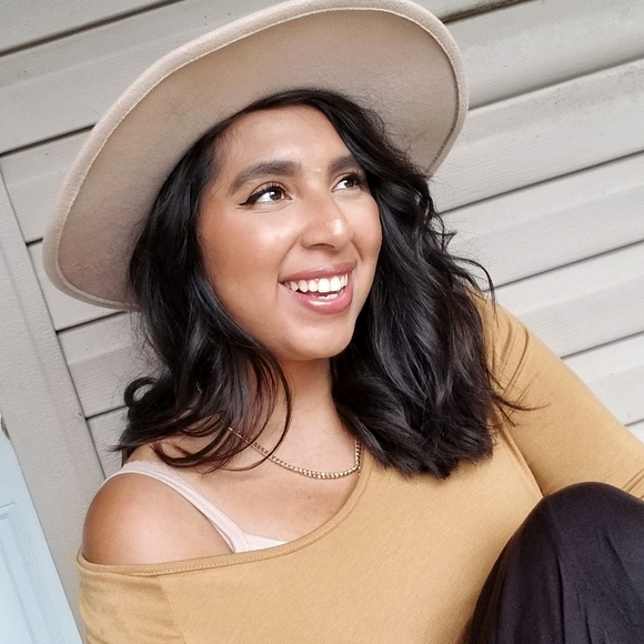 STAY GOLDEN MUSTARD TOP - Picture 10 of 16